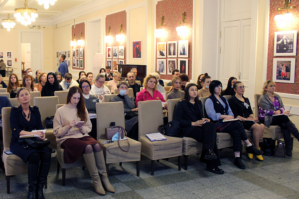 2 февраля в Пушкинском театре г. Владивостока прошла презентация конкурса социальных проектов «Море возможностей» Транспортной группы FESCO. 